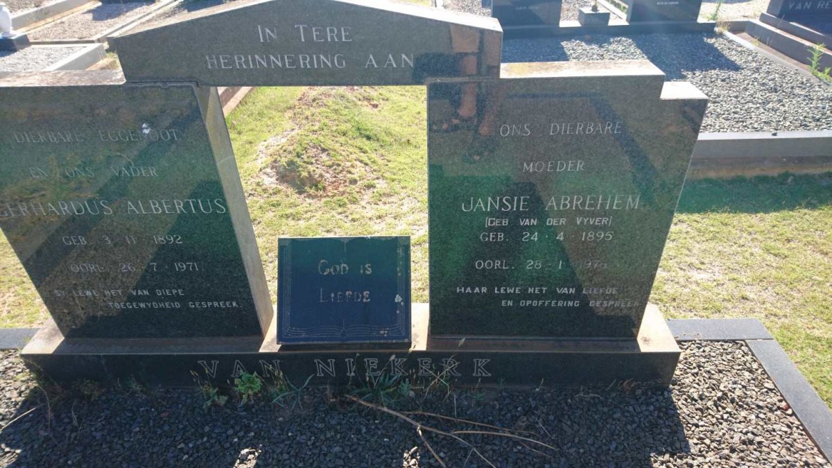 NIEKERK Gerhardus Albertus, van 1892-1971 &amp; Jansie Abrehem VAN DER VYVER 1895-1976
