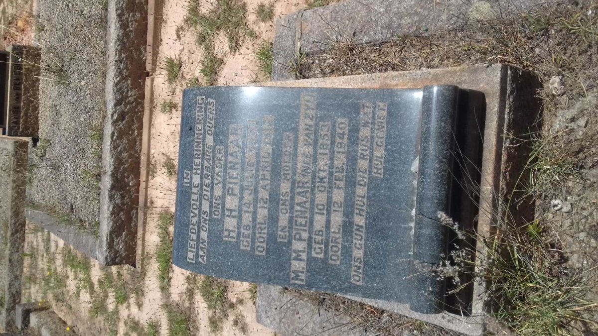 PIENAAR H.H. 1850-1912 &amp; M.M. VAN ZYL 1853-1940