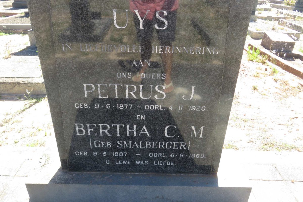 UYS Petrus J. 1877-1920 &amp; Bertha C.M. SMALBERGER 1887-1969