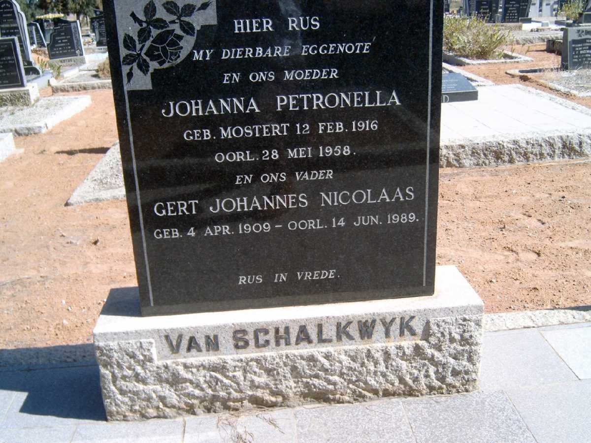 SCHALKWYK Gert Johannes Nicolaas, van 1909-1989 &amp; Johanna Petronella MOSTERT 1916-1958