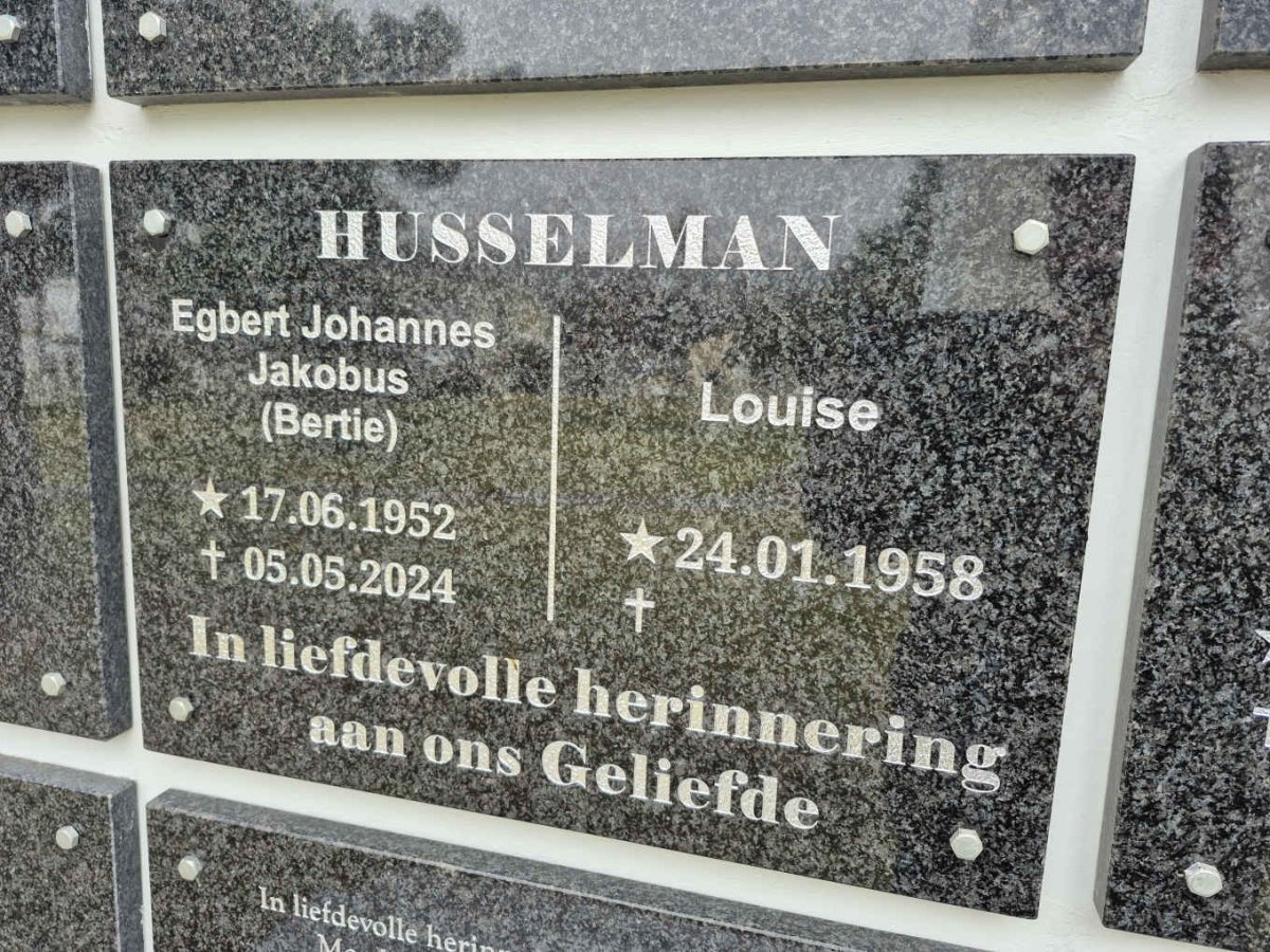 HUSSELMAN Egbert Johannes Jakobus 1952-2024 & Louise 1958-