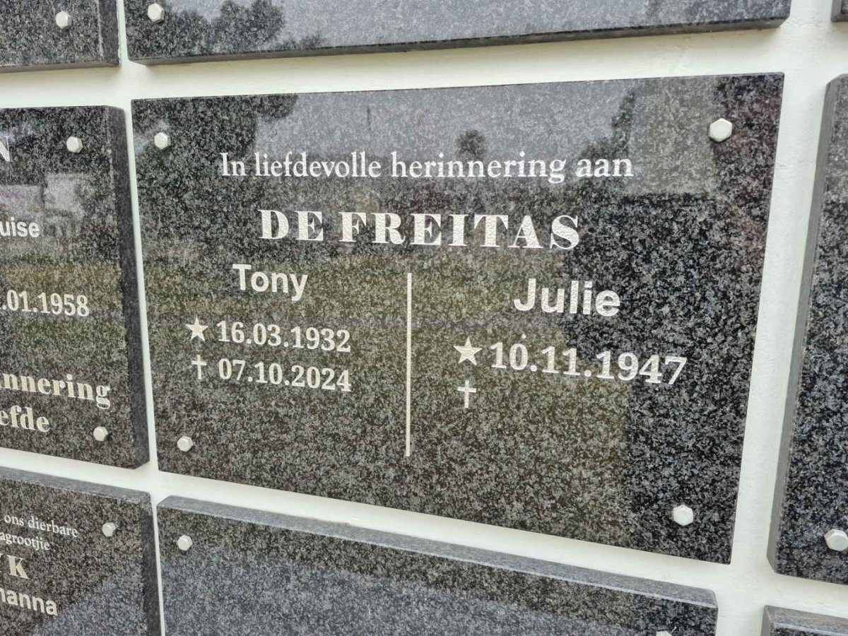 FREITAS Tony, de 1932-2024 & Julie 1947-