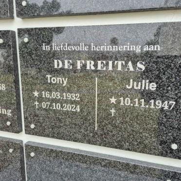 FREITAS Tony, de 1932-2024 & Julie 1947-
