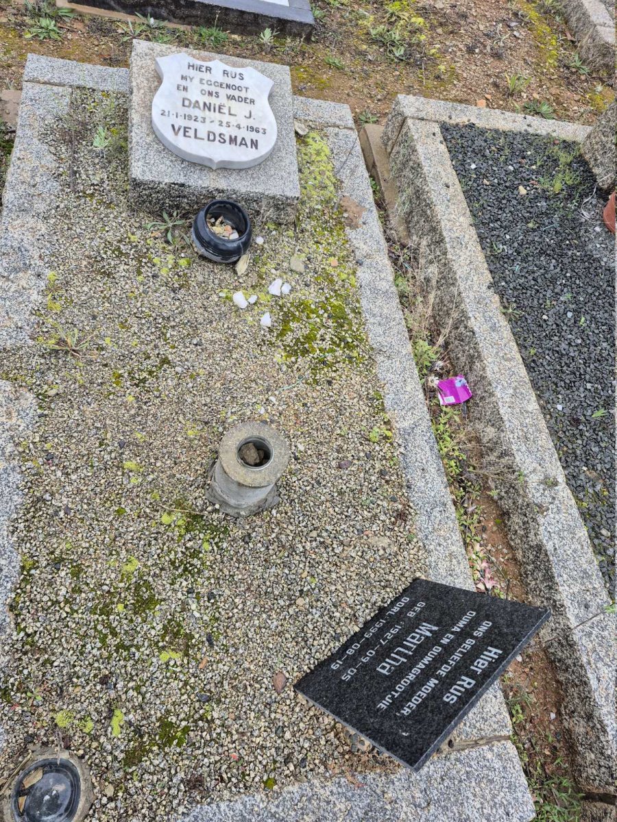 VELDSMAN Daniel J. 1923-1963 & Martha 1927-1999_1