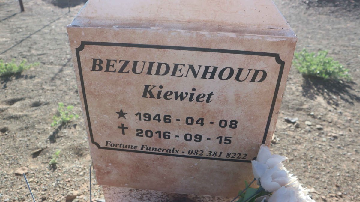 BEZUIDENHOUD Kiewiet 1946-2016