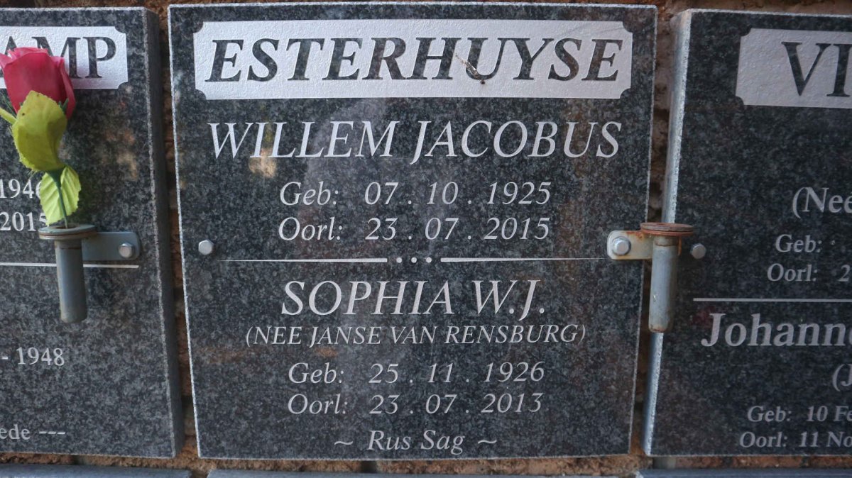 ESTERHUYSE Willem Jacobus 1925-2015 &amp; Sophia W.J. JANSE VAN RENSBURG 1926-2013