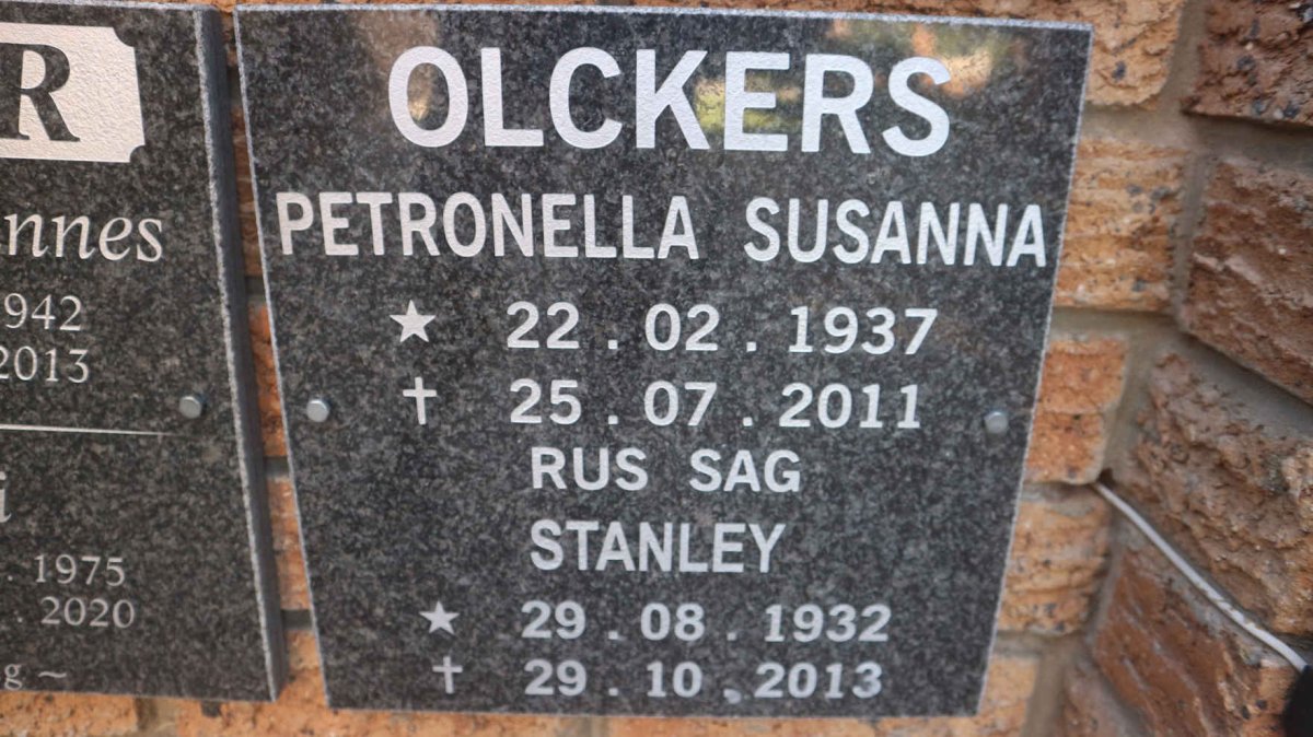 OLKERS Stanley 1932-2013 &amp; Petronella Susanna 1937-2011