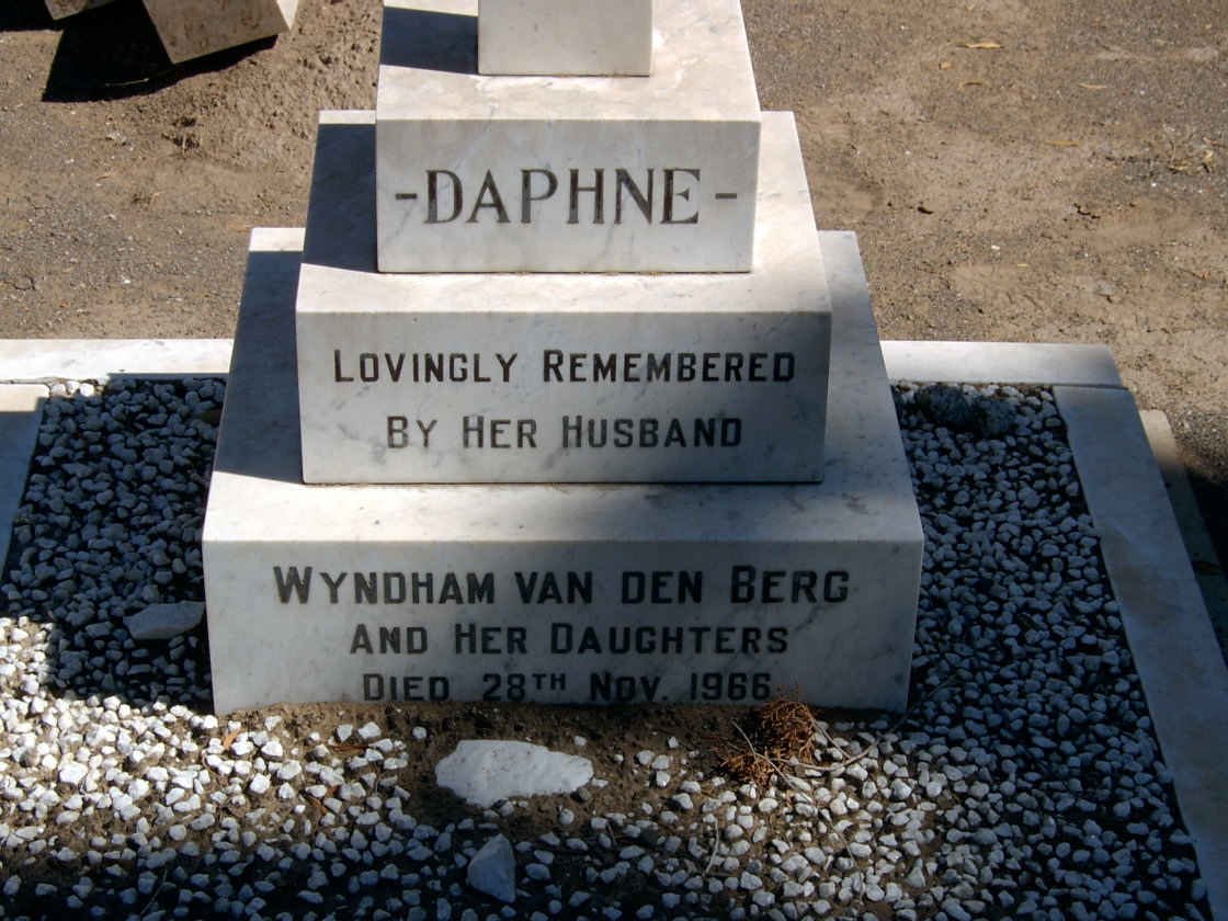 BERG Daphne, van den -1966