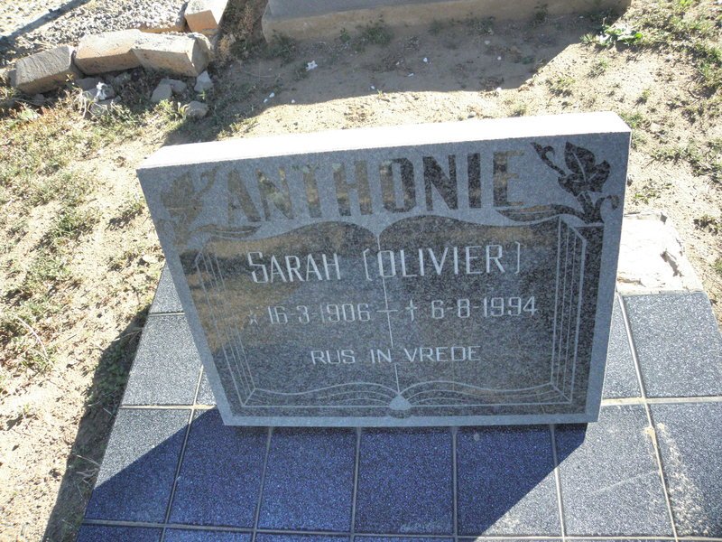 ANTONIE Sarah nee OLIVIER 1906-1994