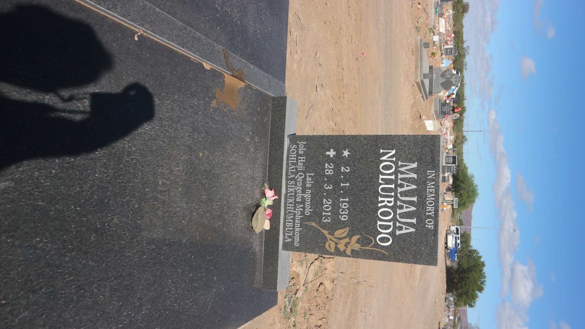 MAJAJA Nolurodo 1939-2013