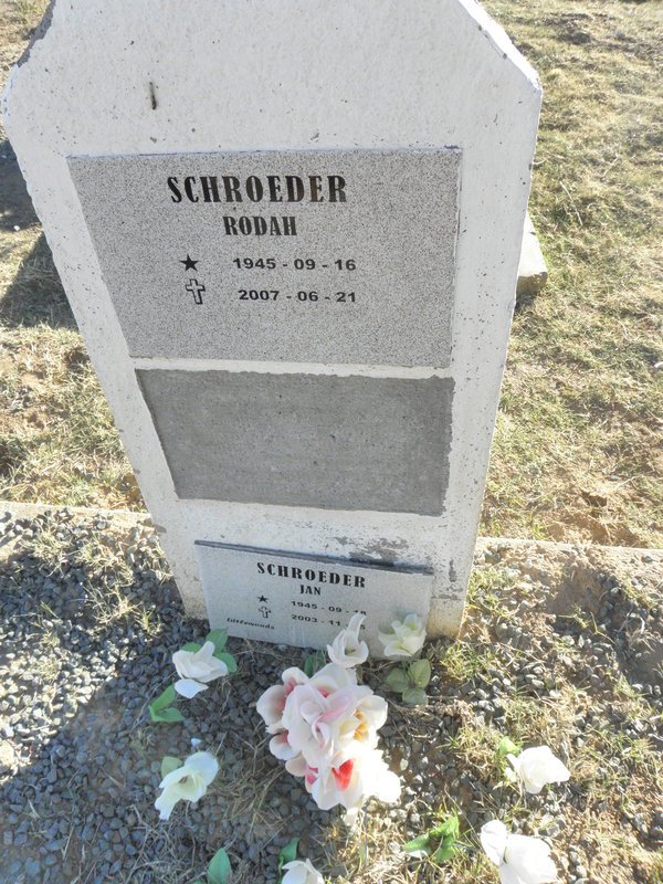 SCHROEDER Jan 1945-2003 &amp; Rodah 1945-2007 