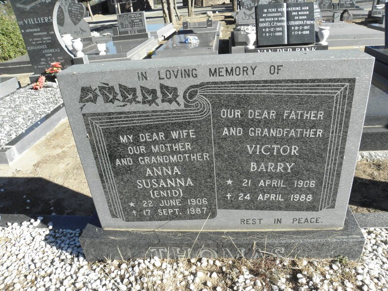 THOMAS Victor Barry 1906-1988 &amp; Anna Susanna 1906-1987
