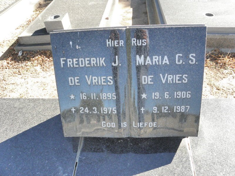 VRIES Frederick J., De 1895-1975 &amp; Maria C.S. 1906-1987