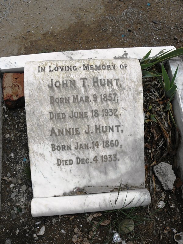 HUNT John 1857-1932 &amp; Annie J. 1860-1933