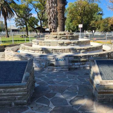 1. Oorsig / Overview: Beaufort West: War Memorial