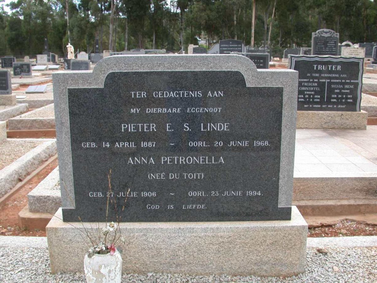 LINDE Pieter E.S. 1887-1968 &amp; Anna Petronella DU TOIT 1906-1994