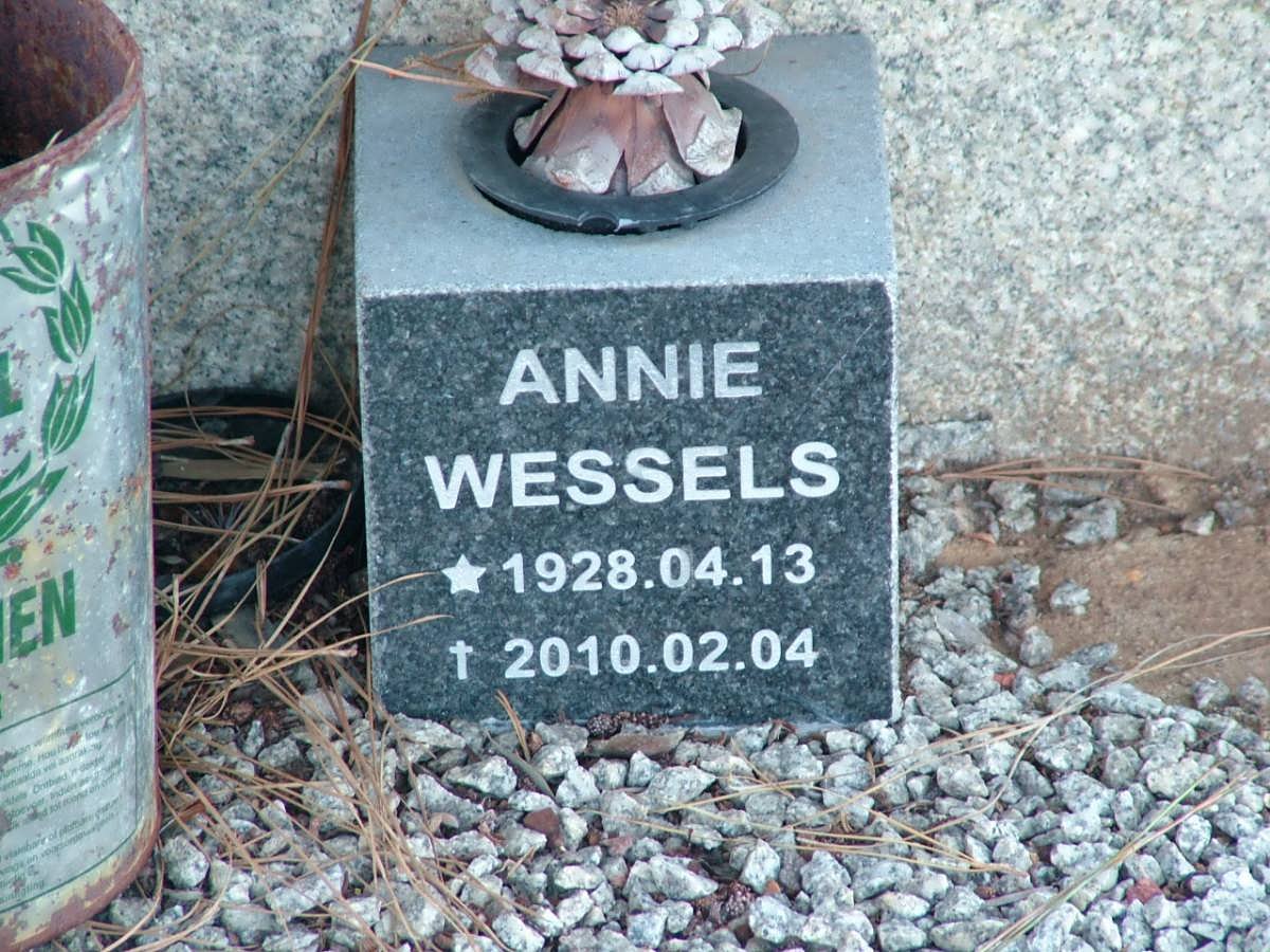 WESSELS Annie 1928-2010