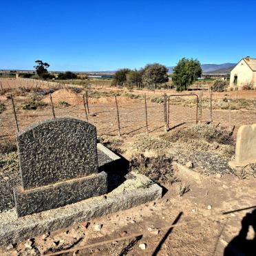 Western Cape, CALITZDORP district, Rooibergpas, Welgunst 34, farm cemetery_2