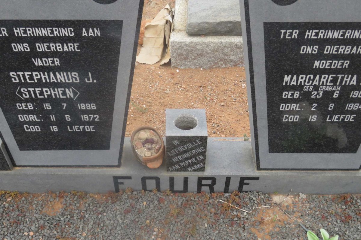 FOURIE Stephanus J. 1896-1972 &amp; Margaretha A. GRAHAM 1902-1984