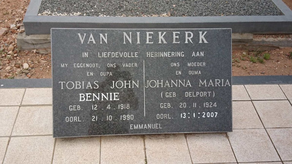 NIEKERK Tobias John Bennie, van 1918-1990 &amp; Johanna Maria DELPORT 1924-2007