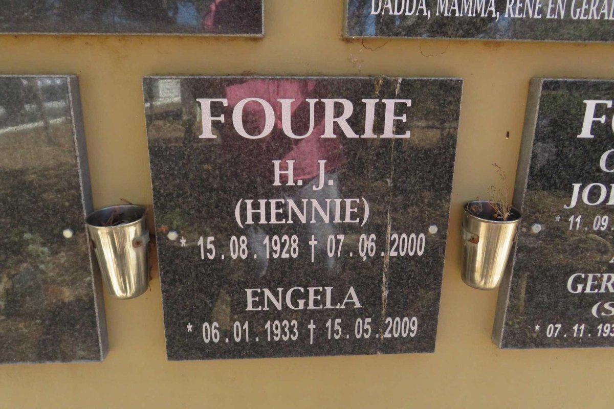 FOURIE H.J. 1928-2000 &amp; Engela 1933-2009