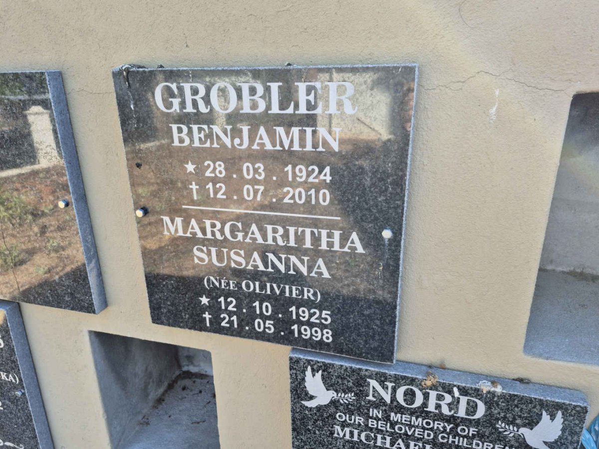 GROBLER Benjamin 1924-2010 & Margaritha Susanna OLIVIER 1925-1998