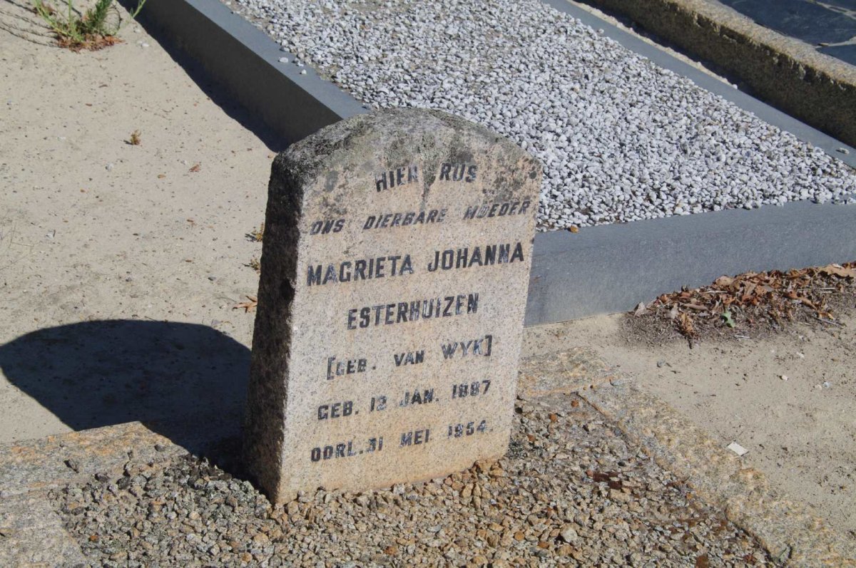 ESTERHUIZEN Magrietha Johanna nee van WYK 1887-1954