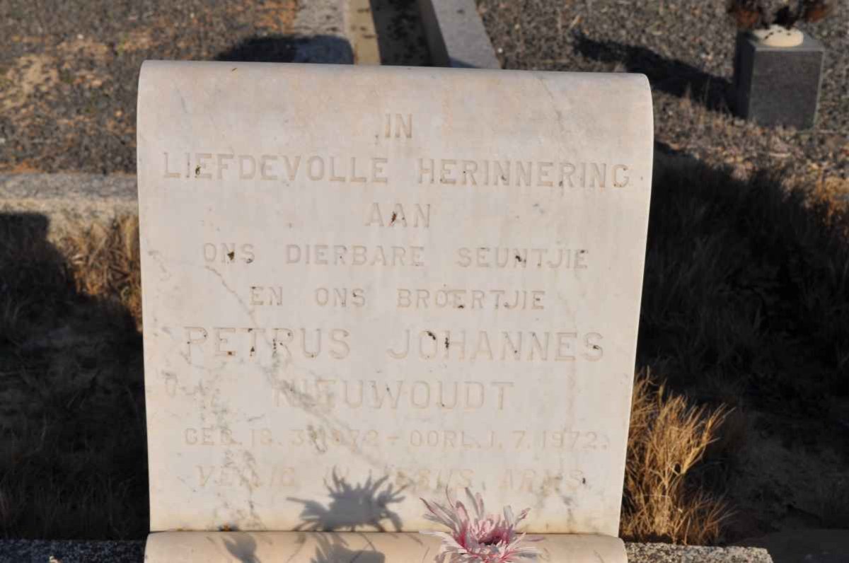 NIEUWOUDT Petrus Johannes 1972-1972