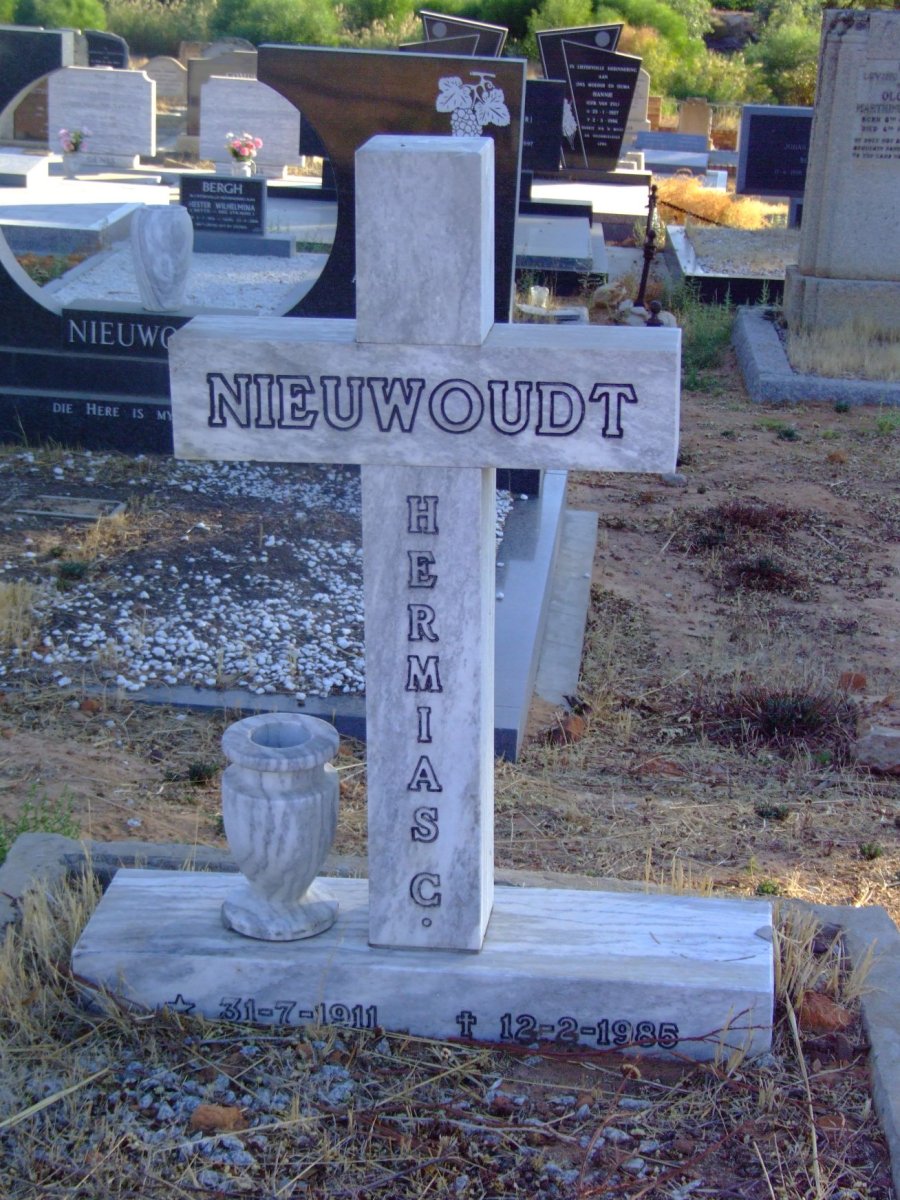 NIEUWOUDT Hermias C. 1911-1985