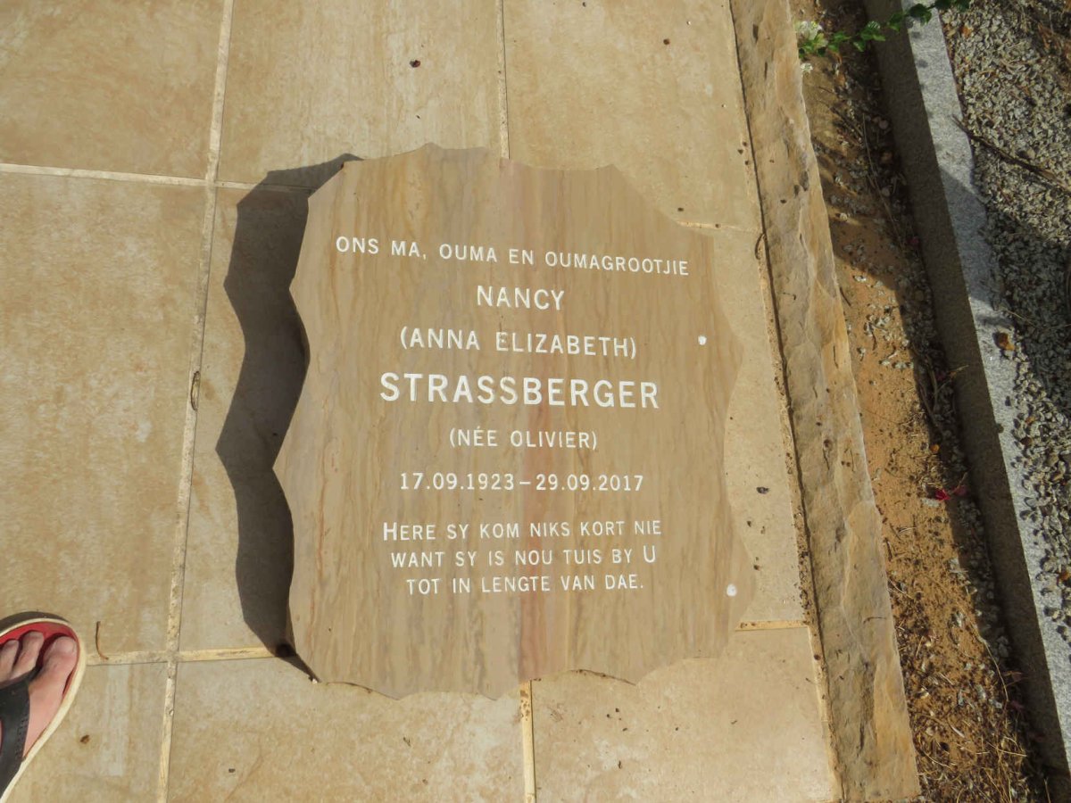 STRASSBERGER Anna Elizabeth nee OLIVIER 1923-2017