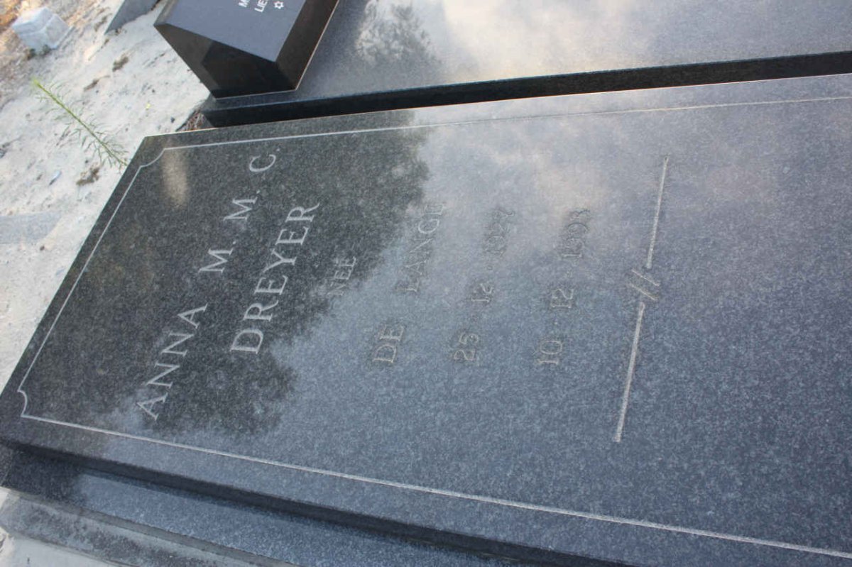 DREYER Anna M.M.C. DE LANGE 1927-1993
