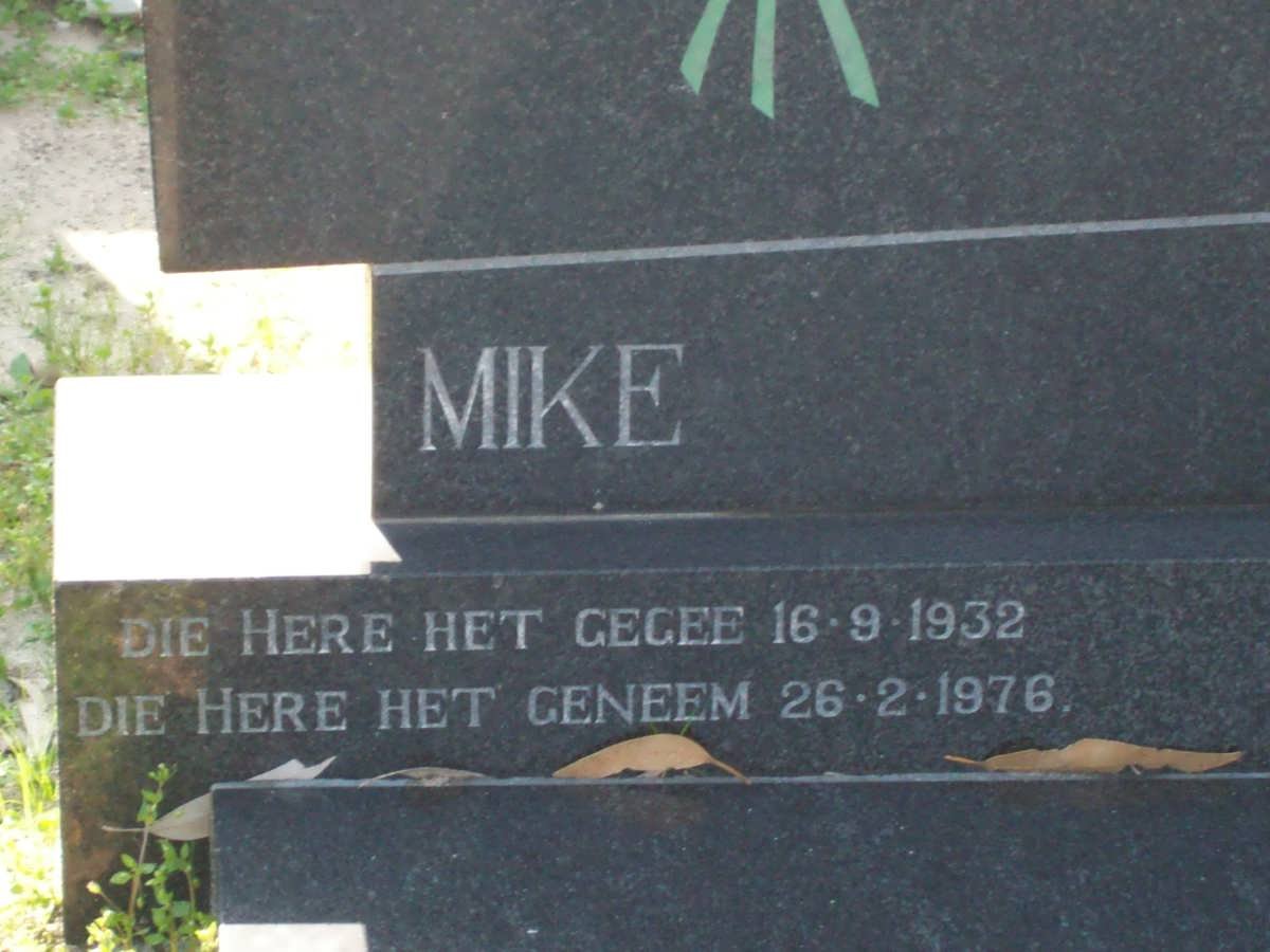 GRANGE Mike, le 1932-1976