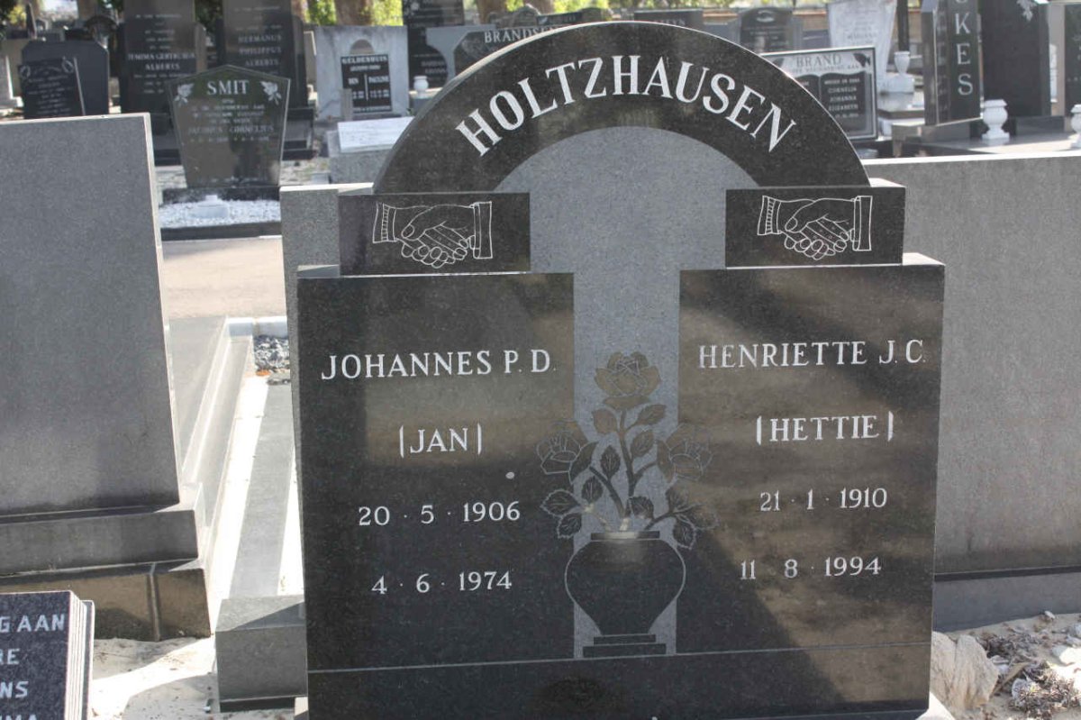 HOLTZHAUSEN Johannes P.D. 1906-1974 &amp; Henriette J.C. 1910-1994