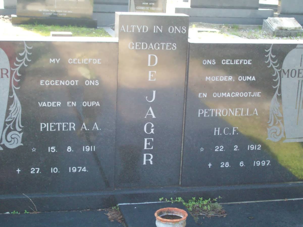 JAGER Pieter A.A., de 1911-1974 &amp;  Petronella H.C.F. 1912-1997