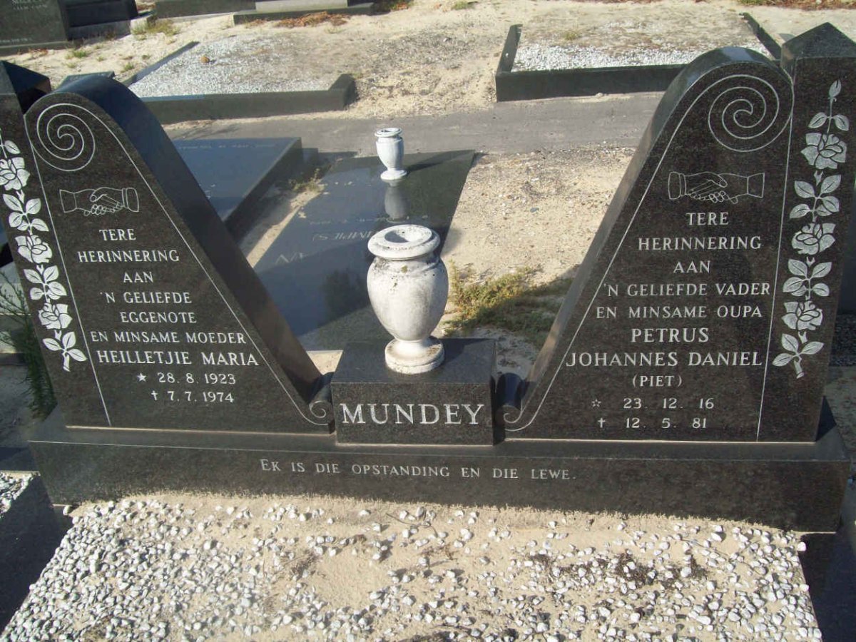 MUNDEY Petrus Johannes Daniel 1916-1981 &amp; Heilletjie Maria 1923-1974