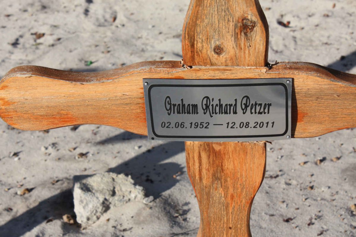 PETZER Graham Richard 1952-2011