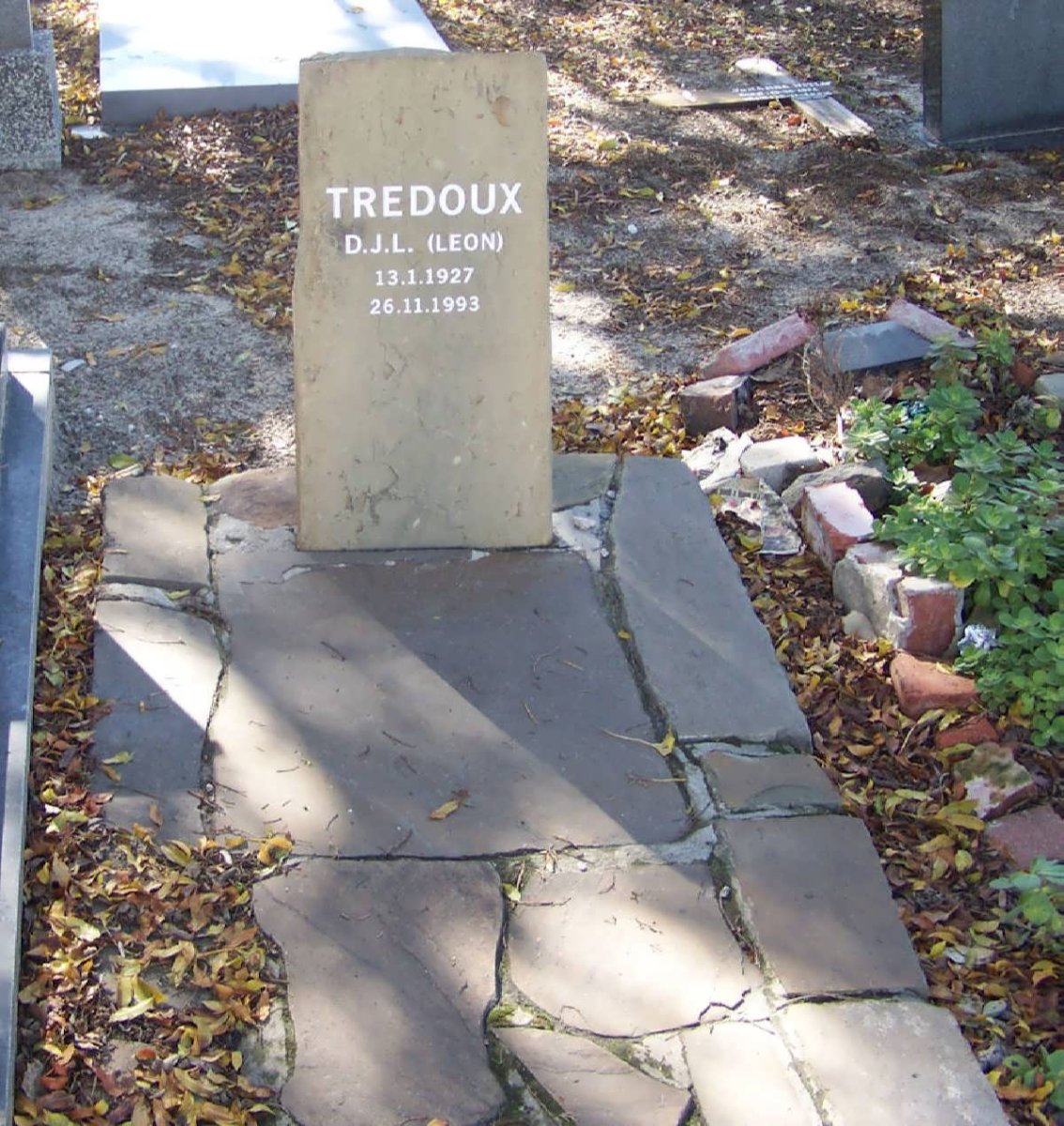 TREDOUX D.J.L. 1927-1993