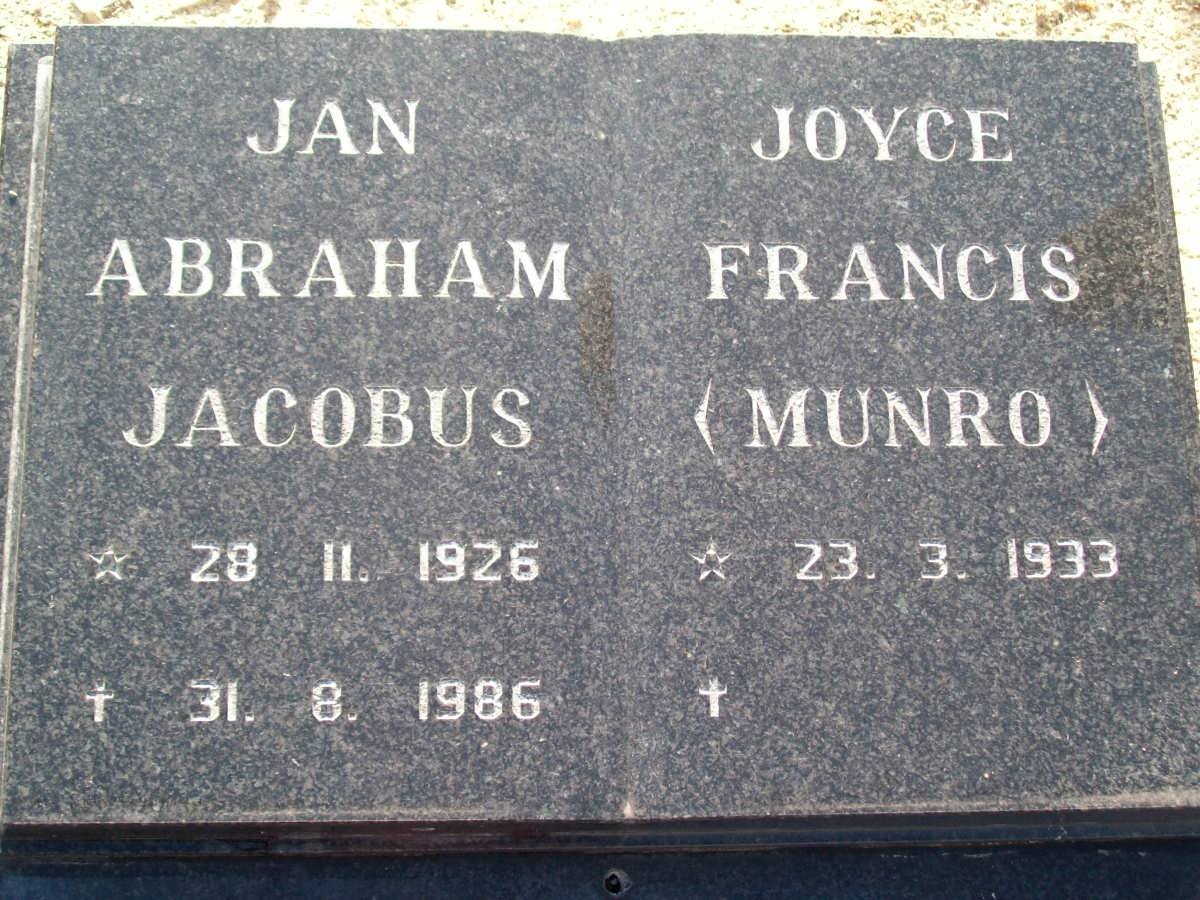 VILJOEN Abraham Jacobus 1926-1986 &amp; Joyce Francis  MUNRO 1933-