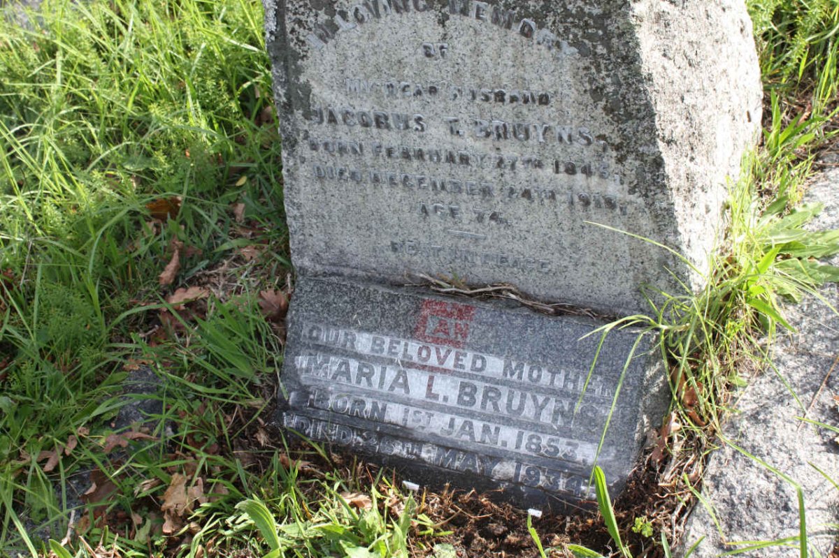 BRUYNS Jacobus T. 1845-1919 &amp; Maria L. 1853-1934