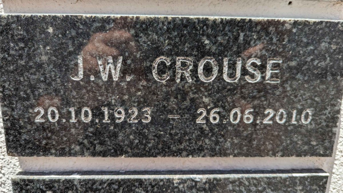CROUSE J.W. 1923-2010