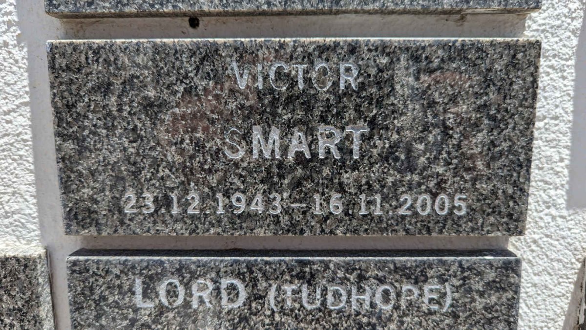 SMART Victor 1943-2005