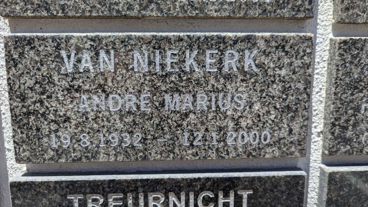NIEKERK Andre Marius, van 1932-2000