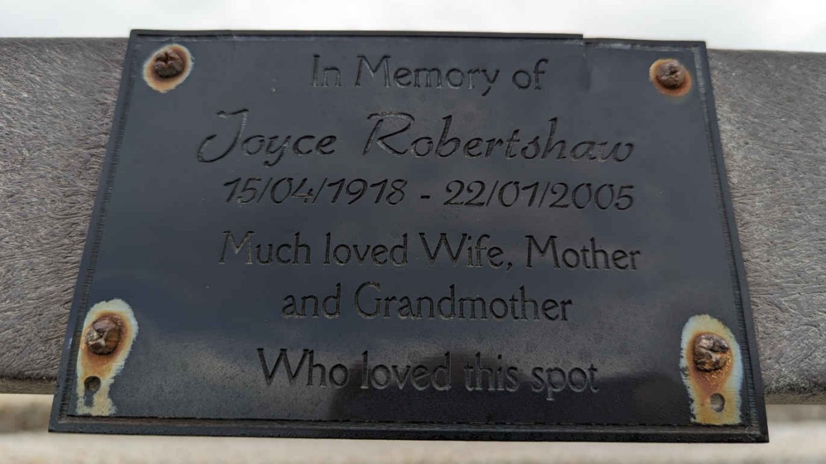 ROBERTSHAW Joyce 1918-2005