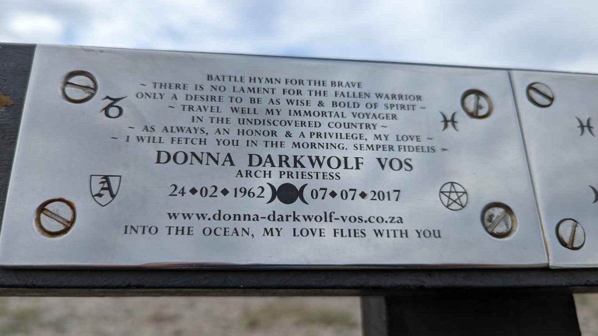VOS Donna Darkwolf 1962-2017