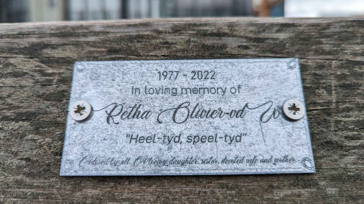 OLIVIER Retha 1977-2022
