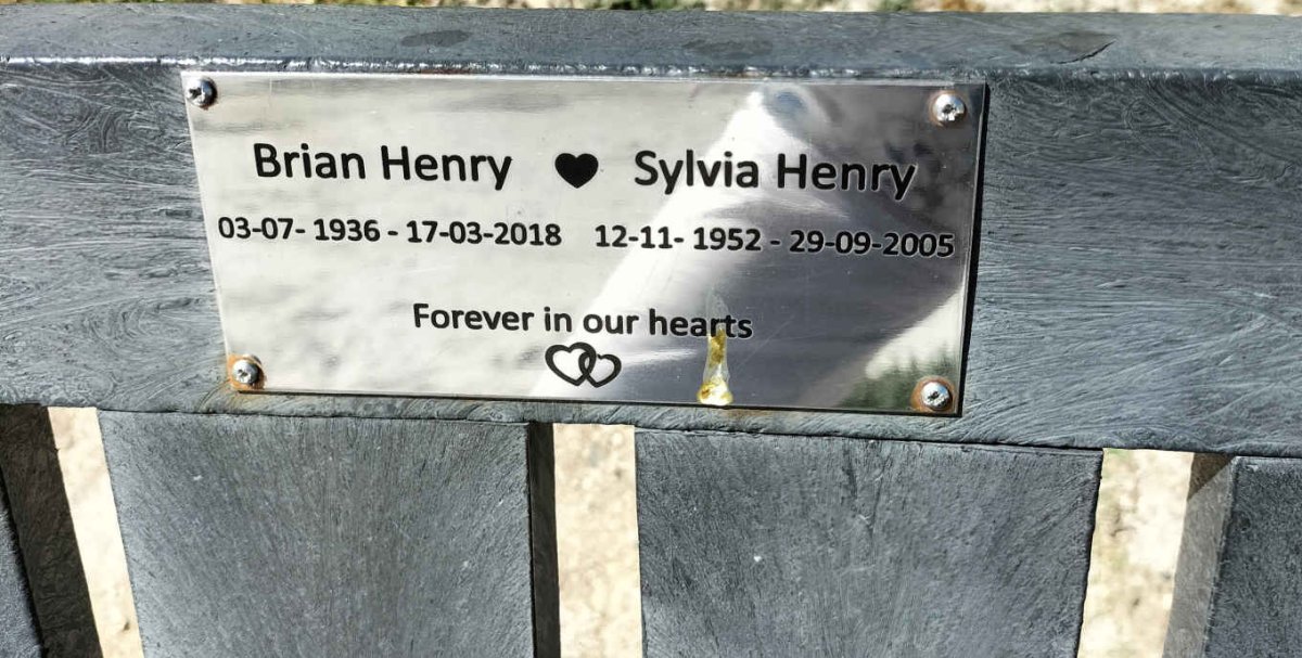 HENRY Brian 1936-2018 &amp; Sylvia 1952-2005