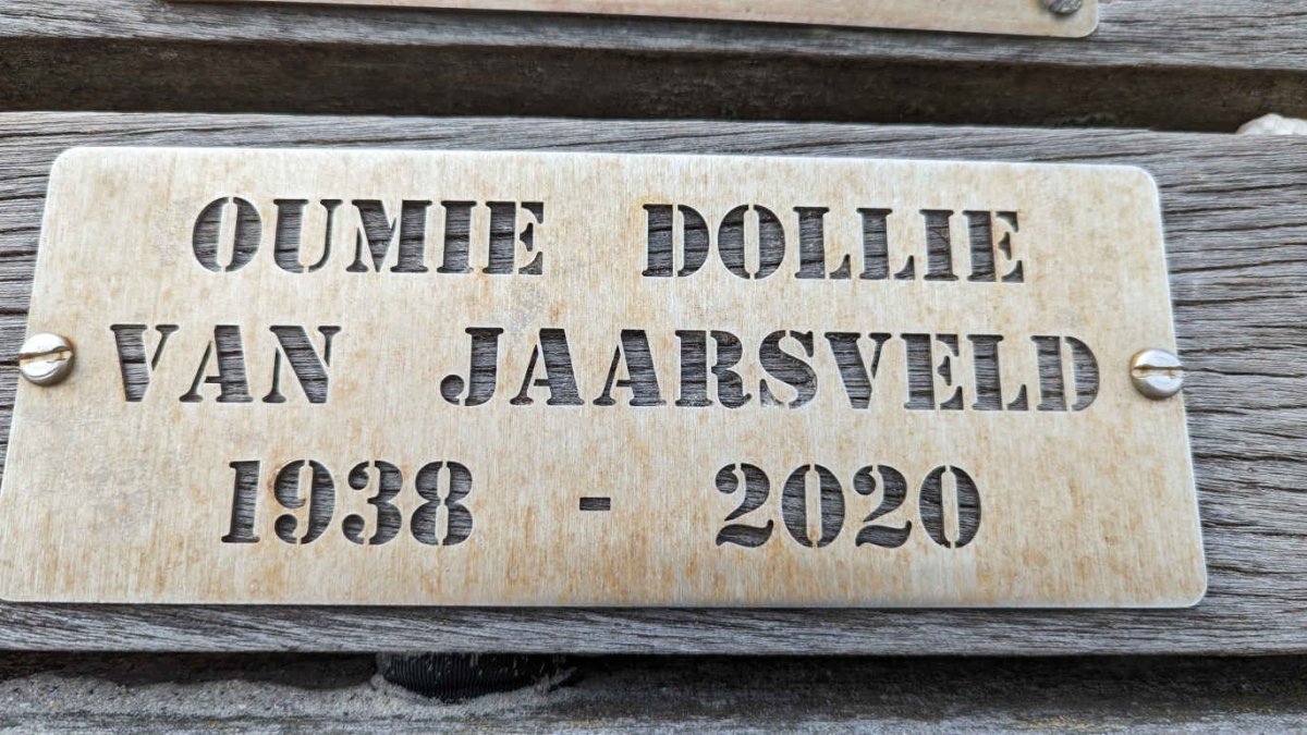 JAARSVELD Dollie, van 1938-2020
