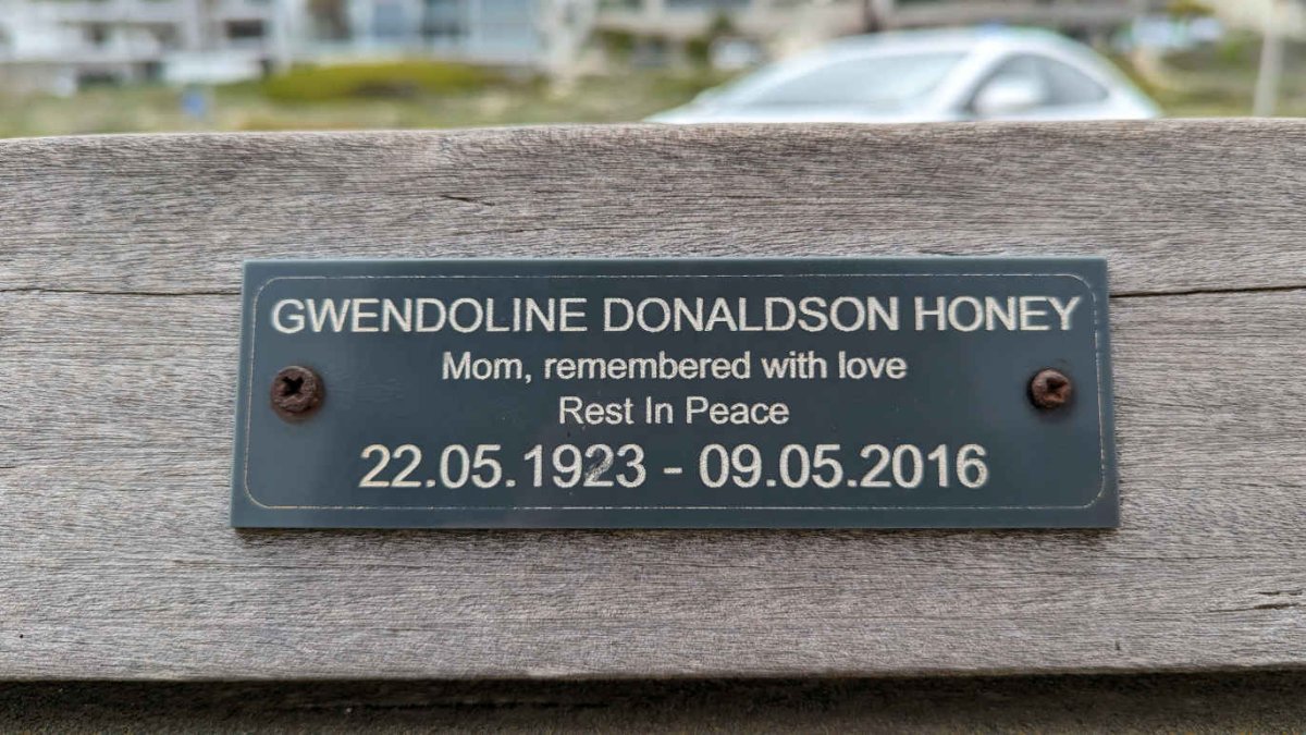 HONEY Gwendoline Donaldson 1923-2016