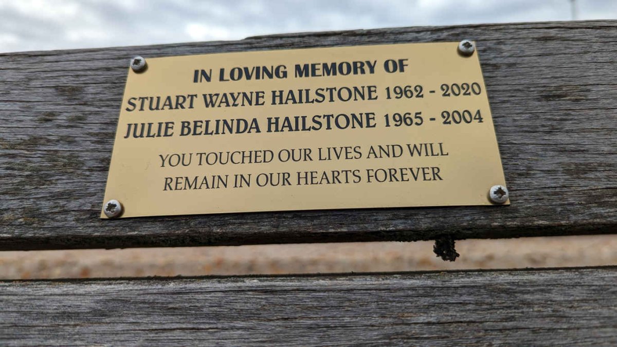 HAILSTONE Stuart Wayne 1962-2020 &amp; Julie Belinda 1965-2004