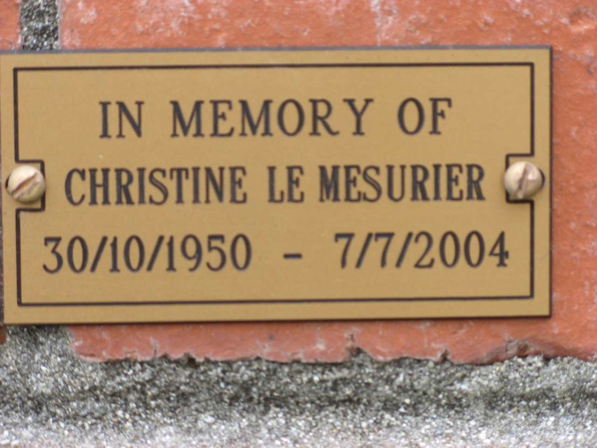MESURIER Christine, le 1950-2004